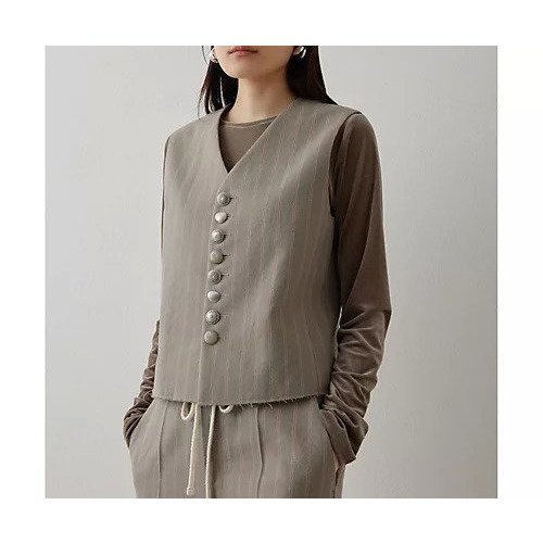 【ウィムガゼット/Whim Gazette】のストライプジレ 人気、トレンドファッション・服の通販 founy(ファニー) 　ファッション　Fashion　レディースファッション　Fashion for Women　アウター　Coat / Outerwear Collection　トップス・カットソー　Cut & Sew Tops　ベスト&ジレ / 重ね着スタイル　Vests & Gilets　2025年　2025　2025春夏・S/S　Spring/Summer 2025 SS25　おすすめ　Recommended / Our Picks　コンパクト　Compact, Small Size　ジャケット　Jacket, Outerwear　ストライプ　Stripe, Striped Pattern　ベスト　Vest, Waistcoat　ヴィンテージ　Vintage Style　エレガント 上品　Elegant　other-3|ID: prp329100004463231 ipo3291000000031247409