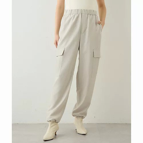 【ウィムガゼット/Whim Gazette】のパウダリーカーゴパンツ インテリア・キッズ・メンズ・レディースファッション・服の通販 founy(ファニー) 　ファッション　Fashion　レディースファッション　Fashion for Women　パンツ　Pants & Trousers　カーゴパンツ　Cargo Pants, Utility Pants　シルク　Silk, 100% Silk　スニーカー　Sneakers, Trainers　とろみ　Fluid, Flowy Fabric　ドレープ　Drape, Draping Fabric　ポケット　Pocket, Pocket Detail　おすすめ　Recommended / Our Picks　2023年　2023　2023-2024秋冬・A/W　Autumn/Winter 2023–24 AW23–24　エレガント 上品　Elegant　グレージュ|ID: prp329100004463649 ipo3291000000031233772