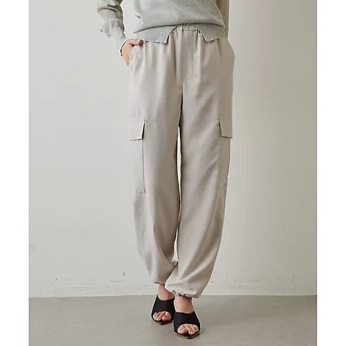 【ウィムガゼット/Whim Gazette】のテンセルカーゴパンツ インテリア・キッズ・メンズ・レディースファッション・服の通販 founy(ファニー) 　ファッション　Fashion　レディースファッション　Fashion for Women　パンツ　Pants & Trousers　カーゴパンツ　Cargo Pants, Utility Pants　スニーカー　Sneakers, Trainers　雑誌　Magazine, Fashion Magazine　とろみ　Fluid, Flowy Fabric　ポケット　Pocket, Pocket Detail　ミリタリー　Military, Army Style　2023春夏・S/S　Spring/Summer 2023 SS23　2023年　2023　エレガント 上品　Elegant　ライトベージュ|ID: prp329100004463724 ipo3291000000031233995