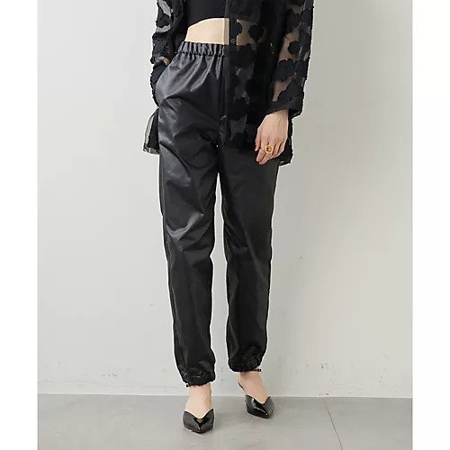 【ウィムガゼット/Whim Gazette】のレザータッチジョガーパンツ インテリア・キッズ・メンズ・レディースファッション・服の通販 founy(ファニー) https://founy.com/ ファッション Fashion レディースファッション Fashion for Women パンツ Pants & Trousers サテン Satin, Glossy Fabric フェイクレザー Faux Leather, PU Leather 2022年 2022 2022-2023秋冬・A/W Autumn/Winter 2022–23 AW22–23 |ID: prp329100004463747 ipo3291000000031234058