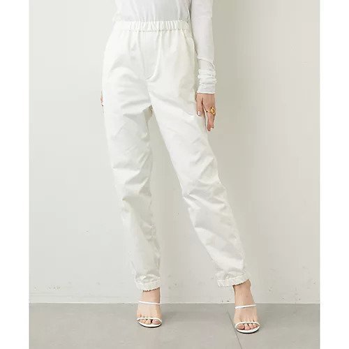 【ウィムガゼット/Whim Gazette】のレザータッチジョガーパンツ インテリア・キッズ・メンズ・レディースファッション・服の通販 founy(ファニー) 　ファッション　Fashion　レディースファッション　Fashion for Women　パンツ　Pants & Trousers　サテン　Satin, Glossy Fabric　フェイクレザー　Faux Leather, PU Leather　2022年　2022　2022-2023秋冬・A/W　Autumn/Winter 2022–23 AW22–23　オフホワイト|ID: prp329100004463747 ipo3291000000031234060