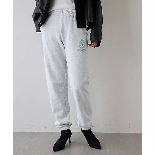 【ウィムガゼット/Whim Gazette】の【Sporty&Rich】Crownスウェットパンツ インテリア・キッズ・メンズ・レディースファッション・服の通販 founy(ファニー) https://founy.com/ ファッション Fashion レディースファッション Fashion for Women パンツ Pants & Trousers クラウン Crown, Royal Motif シンプル Simple, Minimal スポーティ Sporty, Casual Athletic スマート Smart, Elegant 雑誌 Magazine, Fashion Magazine モチーフ Motif, Design Theme 2022年 2022 2022-2023秋冬・A/W Autumn/Winter 2022–23 AW22–23 |ID: prp329100004463753 ipo3291000000031234076