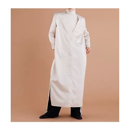 【ウィムガゼット/Whim Gazette】の【THE PAUSE】サテンVネックワンピース インテリア・キッズ・メンズ・レディースファッション・服の通販 founy(ファニー) 　ファッション　Fashion　レディースファッション　Fashion for Women　ワンピース　Dresses　ヴィンテージ　Vintage Style　グラデーション　Gradient, Ombre　サテン　Satin, Glossy Fabric　デニム　Denim, Jeans Material　ワーク　Workwear, Utility Style　おすすめ　Recommended / Our Picks　2023年　2023　2023-2024秋冬・A/W　Autumn/Winter 2023–24 AW23–24　エレガント 上品　Elegant　ライトベージュ|ID: prp329100004464002 ipo3291000000031234737