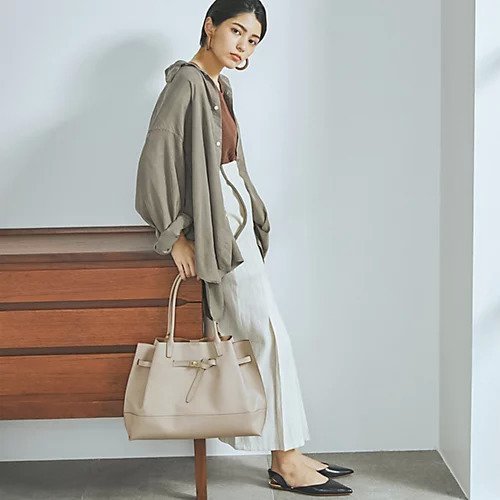 【トプカピ/TOPKAPI】のシュリンクレザー ベルトデザインA4トートバッグ 人気、トレンドファッション・服の通販 founy(ファニー) 　ファッション　Fashion　レディースファッション　Fashion for Women　バッグ　Bags　ベルト&ウエストマーク　Belts & Waist Accessories　おすすめ　Recommended / Our Picks　エレガント 上品　Elegant　ジャケット　Jacket, Outerwear　ビジネス 仕事 通勤　Business / Work / Commuting　other-2|ID: prp329100004464122 ipo3291000000031249619