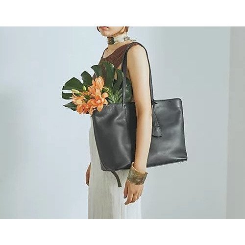 【トプカピ/TOPKAPI】のフロントステッチ レザーA4トートバッグ インテリア・キッズ・メンズ・レディースファッション・服の通販 founy(ファニー) 　ファッション　Fashion　レディースファッション　WOMEN　バッグ　Bag　チャーム　Charm　フロント　Front　ブラック|ID: prp329100004464123 ipo3291000000031235086