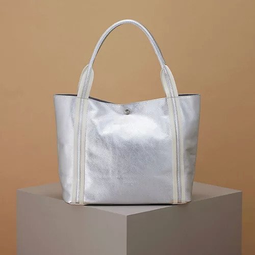 【トプカピ/TOPKAPI】のソフトシュリンク テープコンビ A4 トート バッグ インテリア・キッズ・メンズ・レディースファッション・服の通販 founy(ファニー) 　ファッション　Fashion　レディースファッション　WOMEN　バッグ　Bag　おすすめ　Recommend　コンビ　Combination　シンプル　Simple　スポーティ　Sporty　ポケット　Pocket　人気　Popularity　定番　Standard　ビジネス 仕事 通勤　Business　シルバー|ID: prp329100004464126 ipo3291000000031235097