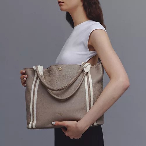 【トプカピ/TOPKAPI】のソフトシュリンク テープコンビ A4 トート バッグ インテリア・キッズ・メンズ・レディースファッション・服の通販 founy(ファニー) 　ファッション　Fashion　レディースファッション　WOMEN　バッグ　Bag　おすすめ　Recommend　コンビ　Combination　シンプル　Simple　スポーティ　Sporty　ポケット　Pocket　人気　Popularity　定番　Standard　ビジネス 仕事 通勤　Business　グレージュ|ID: prp329100004464126 ipo3291000000031235099