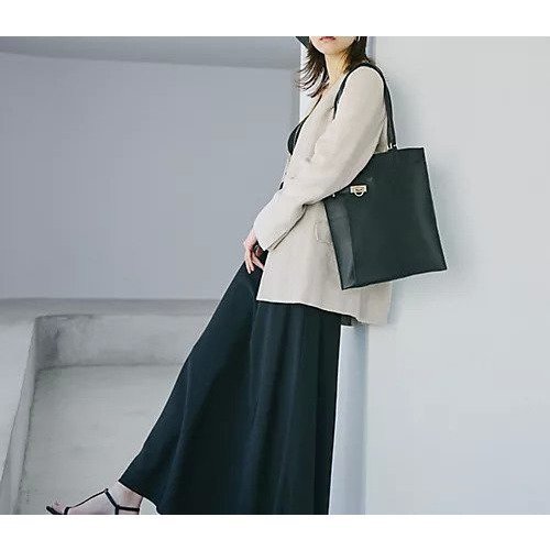 【トプカピ/TOPKAPI】の【TREASURE TOPKAPI】ベルトデザイン レザー フラット トートバッグ A4対応 人気、トレンドファッション・服の通販 founy(ファニー) 　ファッション　Fashion　レディースファッション　WOMEN　バッグ　Bag　ベルト　Belts　クール　Cool　スマート　Smart　フラット　Flat　フロント　Front　ポケット　Pocket　other-3|ID: prp329100004464131 ipo3291000000031249655