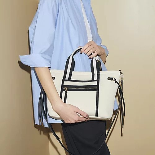 【トプカピ/TOPKAPI】の【TREASURE TOPKAPI】ネオプレン フロントポケット 2way ショルダー付き ミニトートバッグ インテリア・キッズ・メンズ・レディースファッション・服の通販 founy(ファニー) https://founy.com/ ファッション Fashion レディースファッション WOMEN バッグ Bag ショルダー Shoulder スマート Smart チャーム Charm パイピング Piping フェイクレザー Faux Leather フロント Front ポケット Pocket ビジネス 仕事 通勤 Business |ID: prp329100004464167 ipo3291000000031235248
