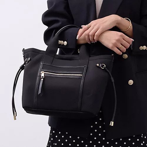 【トプカピ/TOPKAPI】の【TREASURE TOPKAPI】ネオプレン フロントポケット 2way ショルダー付き ミニトートバッグ インテリア・キッズ・メンズ・レディースファッション・服の通販 founy(ファニー) 　ファッション　Fashion　レディースファッション　WOMEN　バッグ　Bag　ショルダー　Shoulder　スマート　Smart　チャーム　Charm　パイピング　Piping　フェイクレザー　Faux Leather　フロント　Front　ポケット　Pocket　ビジネス 仕事 通勤　Business　ブラック|ID: prp329100004464167 ipo3291000000031235250