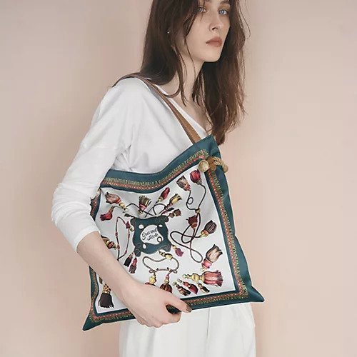 【トプカピ/TOPKAPI】の【TREASURE TOPKAPI】マイルドサテン スカーフ柄 トートバッグ 人気、トレンドファッション・服の通販 founy(ファニー) 　ファッション　Fashion　レディースファッション　WOMEN　バッグ　Bag　アクセサリー　Accessories　クラシカル　Classical　スカーフ　Scarf　タッセル　Tassel　トリミング　Trimming　モチーフ　Motif　人気　Popularity　 other-1|ID: prp329100004464175 ipo3291000000031235271