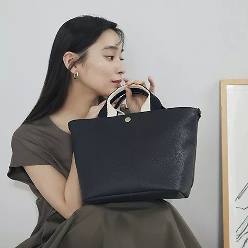 【トプカピ/TOPKAPI】の【Breath TOPKAPI】SCOTCH GRAIN スコッチグレイン プレーン バイカラーハンドル ミニ トートバッグ 人気、トレンドファッション・服の通販 founy(ファニー) 　ファッション　Fashion　レディースファッション　WOMEN　バッグ　Bag　ショルダー　Shoulder　シンプル　Simple　財布　Wallet　人気　Popularity　プレーン　Plane　モダン　Modern　モノトーン　Monotone　other-3|ID: prp329100004464189 ipo3291000000031249890