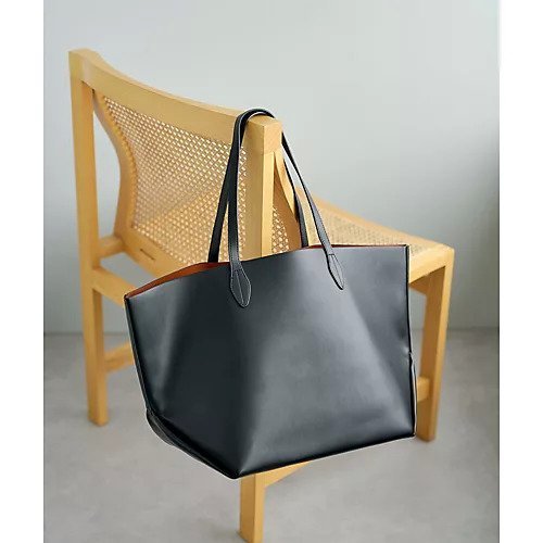 【ウィムガゼット/Whim Gazette】のWEB限定【&MyuQ】ATE TOTE BAG インテリア・キッズ・メンズ・レディースファッション・服の通販 founy(ファニー) https://founy.com/ ファッション Fashion レディースファッション Fashion for Women バッグ Bags スタイリッシュ Stylish, Fashionable フォルム Silhouette, Form ロンドン London Style, British Inspired A/W・秋冬 Autumn/Winter 2023年 2023 2023-2024秋冬・A/W Autumn/Winter 2023–24 AW23–24 旅行 Travel エレガント 上品 Elegant ビジネス 仕事 通勤 Business / Work / Commuting |ID: prp329100004464199 ipo3291000000031235356