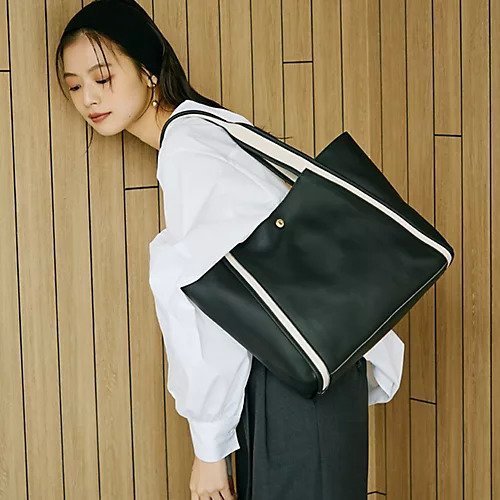 【トプカピ/TOPKAPI】の【TREASURE TOPKAPI】ソフトシュリンク テープハンドル A4 トート バッグ 人気、トレンドファッション・服の通販 founy(ファニー) 　ファッション　Fashion　レディースファッション　WOMEN　バッグ　Bag　おすすめ　Recommend　シンプル　Simple　ジャケット　Jacket　スマート　Smart　スリット　Slit　ポケット　Pocket　ビジネス 仕事 通勤　Business　other-2|ID: prp329100004464205 ipo3291000000031509200