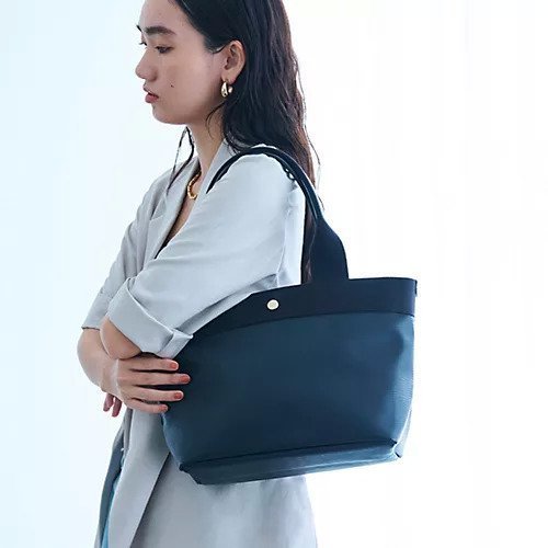 【トプカピ/TOPKAPI】の【ドラマ着用】【Breath TOPKAPI】RIPPLE リプル ロング ハンドル B5 トートバッグ 人気、トレンドファッション・服の通販 founy(ファニー) 　ファッション　Fashion　レディースファッション　WOMEN　バッグ　Bag　クール　Cool　コンパクト　Compact　ロング　Long　人気　Popularity　軽量　Lightweight　other-2|ID: prp329100004464212 ipo3291000000031249979