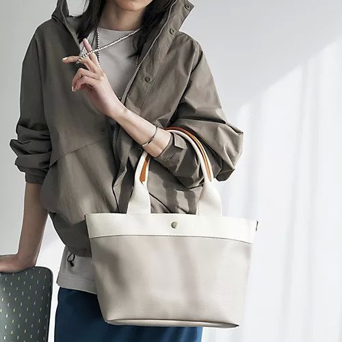 【トプカピ/TOPKAPI】の【ドラマ着用】【Breath TOPKAPI】RIPPLE リプル ロング ハンドル B5 トートバッグ インテリア・キッズ・メンズ・レディースファッション・服の通販 founy(ファニー) https://founy.com/ ファッション Fashion レディースファッション WOMEN バッグ Bag クール Cool コンパクト Compact ロング Long 人気 Popularity 軽量 Lightweight |ID: prp329100004464212 ipo3291000000031714620