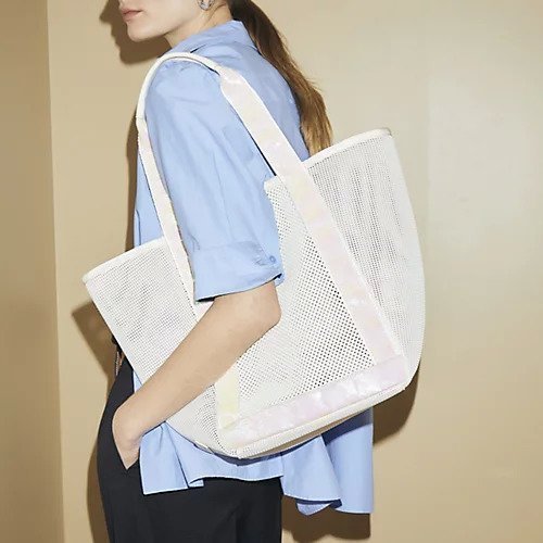 【トプカピ/TOPKAPI】の【TREASURE TOPKAPI】メッシュ スパンコール テープ トート バッグ 人気、トレンドファッション・服の通販 founy(ファニー) 　ファッション　Fashion　レディースファッション　Ladies' Fashion Online　バッグ　Bag　アウトドア　Outdoor　スパンコール　Sequins　ビーチ　Beach　メッシュ　Mesh　モノトーン　Monotone　夏　Summer　軽量　Lightweight　 other-1|ID: prp329100004464220 ipo3291000000031235430