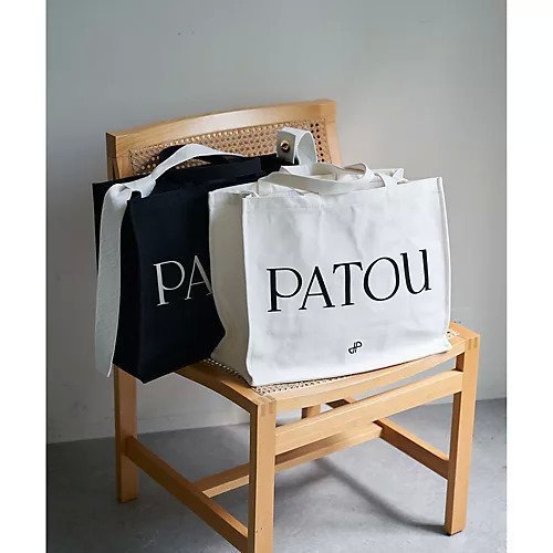 【ウィムガゼット/Whim Gazette】の【PATOU】ロゴTOTE インテリア・キッズ・メンズ・レディースファッション・服の通販 founy(ファニー) 　ファッション　Fashion　レディースファッション　Fashion for Women　バッグ　Bags　キャンバス　Canvas, Canvas Fabric　コレクション　Collection, Seasonal Line　シンプル　Simple, Minimal　人気　Popular, Best Seller　ボックス　Boxy, Box Shape　モノトーン　Monotone, Black and White　2022年　2022　2022 春夏 S/S　Spring/Summer 2022 SS22　ホワイト|ID: prp329100004464245 ipo3291000000031235501