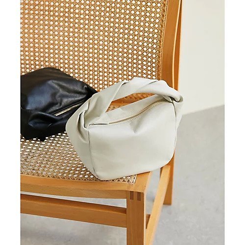 【ウィムガゼット/Whim Gazette】の【2.718】TwistハンドルBAG インテリア・キッズ・メンズ・レディースファッション・服の通販 founy(ファニー) 　ファッション　Fashion　レディースファッション　Fashion for Women　バッグ　Bags　2022年　2022　2022 春夏 S/S　Spring/Summer 2022 SS22　エレガント 上品　Elegant　コンパクト　Compact, Small Size　ツイスト　Tweed, Tweed Fabric　フォルム　Silhouette, Form　別注　Limited Edition, Custom Order　オフホワイト|ID: prp329100004464247 ipo3291000000031235508