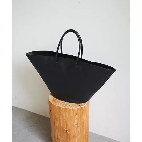 【ウィムガゼット/Whim Gazette】の【2.718】Sleekトート インテリア・キッズ・メンズ・レディースファッション・服の通販 founy(ファニー) https://founy.com/ ファッション Fashion レディースファッション Fashion for Women バッグ Bags 軽量 Lightweight, Ultra Light バランス Balance, Style Balance ビッグ Big, Oversized フォルム Silhouette, Form ベーシック Basic, Essential ポケット Pocket, Pocket Detail 2022年 2022 2022-2023秋冬・A/W Autumn/Winter 2022–23 AW22–23 エレガント 上品 Elegant |ID: prp329100004464250 ipo3291000000031235514