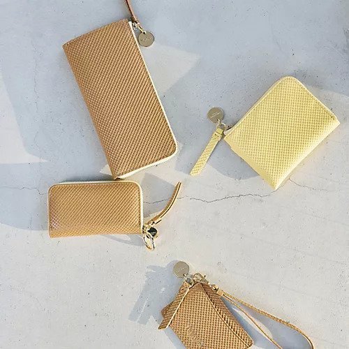 【トプカピ/TOPKAPI】の【TREASURE TOPKAPI】クロスエンボス レザー L字ファスナー 長財布 インテリア・キッズ・メンズ・レディースファッション・服の通販 founy(ファニー) 　ファッション　Fashion　レディースファッション　WOMEN　財布　Wallets　イエロー　Yellow　春　Spring　スマート　Smart　スリム　Slim　財布　Wallet　チャーム　Charm　プレート　Plate　ポケット　Pocket　メッシュ　Mesh　S/S・春夏　Ss・Spring/Summer　夏　Summer　キャメル|ID: prp329100004464343 ipo3291000000031235765