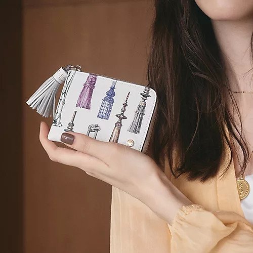 【トプカピ/TOPKAPI】の【TREASURE TOPKAPI】シュリンクレザー タッセル プリント ラウンド 二つ折り財布 インテリア・キッズ・メンズ・レディースファッション・服の通販 founy(ファニー) https://founy.com/ ファッション Fashion レディースファッション WOMEN 財布 Wallets イエロー Yellow コイン Coin 財布 Wallet タッセル Tassel プリント Print ポケット Pocket モチーフ Motif ラウンド Round |ID: prp329100004464377 ipo3291000000031235909
