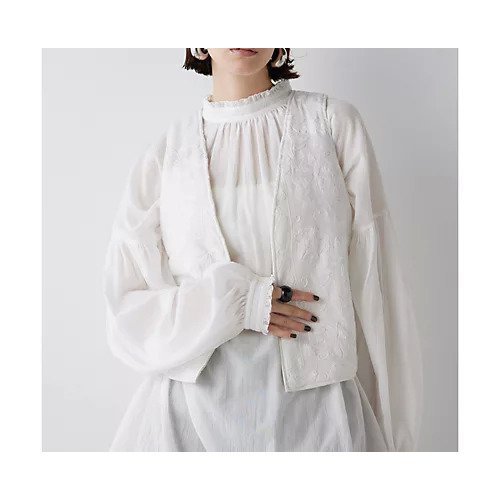 【ウィムガゼット/Whim Gazette】のエンブロイダリージレ 人気、トレンドファッション・服の通販 founy(ファニー) 　ファッション　Fashion　レディースファッション　WOMEN　アウター　Coat Outerwear　トップス・カットソー　Tops/Tshirt　ベスト/ジレ　Gilets/Vests　2024年　2024　2024-2025秋冬・A/W　Aw/Autumn/Winter/Fw/Fall/2024-2025　おすすめ　Recommend　インド　India　インナー　Inner　カットソー　Cut And Sew　コンパクト　Compact　ハンド　Hand　ロング　Long　other-2|ID: prp329100004464393 ipo3291000000031250744