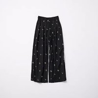 【ヌキテパ/NE QUITTEZ PAS】の【洗える】COTTON VOILE DOT LEAF EMBROIDERY GATHER PANTS 人気、トレンドファッション・服の通販 founy(ファニー) ファッション Fashion レディースファッション Fashion for Women パンツ Pants & Trousers ギャザー Gathered, Ruffled ドレープ Drape, Draping Fabric フィット Fit, Slim Fit モチーフ Motif, Design Theme リーフ Leaf, Botanical Leaf 洗える Machine Washable |ID:prp329100004468974