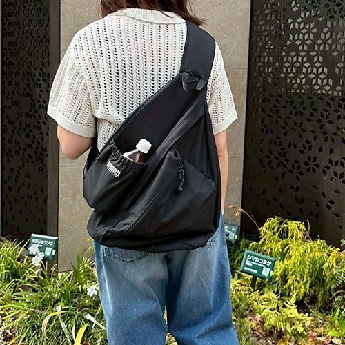 【ユニバーサル オーバーオール/UNIVERSAL OVERALL】の【LEE別注】【撥水】ボディバッグ 人気、トレンドファッション・服の通販 founy(ファニー) 　ファッション　Fashion　レディースファッション　Fashion for Women　バッグ　Bags　クッション　Cushion, Throw Pillow　スタイリッシュ　Stylish, Fashionable　ドロップ　Drop Shoulder, Dropped Style　フィット　Fit, Slim Fit　リュック　Backpack, Rucksack　傘　Umbrella, Parasol　別注　Limited Edition, Custom Order　旅行　Travel　other-2|ID: prp329100004469071 ipo3291000000032704006