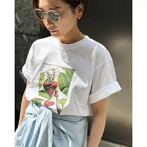 【スアデオ/suadeo】のフルーツプリントTシャツ 人気、トレンドファッション・服の通販 founy(ファニー) 　ファッション　Fashion　レディースファッション　Fashion for Women　トップス・カットソー　Cut & Sew Tops　シャツ・ブラウス・オフィスカジュアル　Elegant Blouses & Button-Ups　ロングTシャツ・Tシャツ　Longline T-Shirts & Tees　イタリア　Italy　洗える　Machine Washable　コイン　Coin, Coin Design　チェリー　Cherry, Cherry Pattern　なめらか　Smooth, Silky Texture　バランス　Balance, Style Balance　ピーチ　Peach, Soft Touch　プリント　Print, Printed Pattern　リゾート　Resort, Vacation Style　夏　Summer　旅行　Travel　other-2|ID: prp329100004485131 ipo3291000000035314560