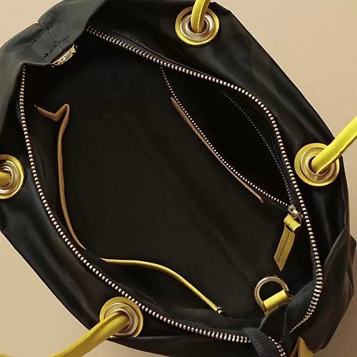 【ヴィオラドーロ/VIOLAd'ORO】の【HPS別注】BIANCAナイトロントートバッグ 人気、トレンドファッション・服の通販 founy(ファニー) 　ファッション　Fashion　レディースファッション　Fashion for Women　バッグ　Bags　シンプル　Simple, Minimal　スマホ　Smartphone, Mobile Device　プリント　Print, Printed Pattern　ミリタリー　Military, Army Style　別注　Limited Edition, Custom Order　財布　Wallet, Purse　軽量　Lightweight, Ultra Light　ビジネス 仕事 通勤　Business / Work / Commuting　other-2|ID: prp329100004486867 ipo3291000000033181779