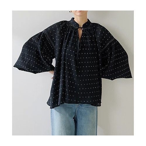 【ウィムガゼット/Whim Gazette】のドットシシュウブラウス インテリア・キッズ・メンズ・レディースファッション・服の通販 founy(ファニー) https://founy.com/ ファッション Fashion レディースファッション WOMEN トップス・カットソー Tops/Tshirt シャツ/ブラウス Shirts/Blouses 2025年 2025 2025春夏・S/S Ss,Spring/Summer,2025 シャーリング Shirring スキッパー Skipper デコルテ Decolletage ドット Dot 夏 Summer 春 Spring |ID: prp329100004493356 ipo3291000000031684835