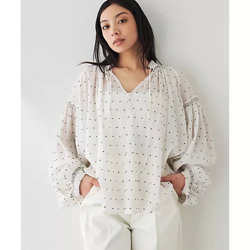 【ウィムガゼット/Whim Gazette】のドットシシュウブラウス 人気、トレンドファッション・服の通販 founy(ファニー) 　ファッション　Fashion　レディースファッション　WOMEN　トップス・カットソー　Tops/Tshirt　シャツ/ブラウス　Shirts/Blouses　2025年　2025　2025春夏・S/S　Ss,Spring/Summer,2025　シャーリング　Shirring　スキッパー　Skipper　デコルテ　Decolletage　ドット　Dot　夏　Summer　春　Spring　other-2|ID: prp329100004493356 ipo3291000000031684840