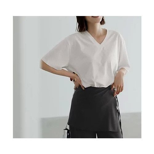 【スタイルデリ/STYLE DELI】のボーイズフォルムのVネックTシャツ インテリア・キッズ・メンズ・レディースファッション・服の通販 founy(ファニー) https://founy.com/ ファッション Fashion レディースファッション WOMEN トップス・カットソー Tops/Tshirt シャツ/ブラウス Shirts/Blouses ロング / Tシャツ T-Shirts Vネック V-Neck イエロー Yellow ショルダー Shoulder ストレート Straight ドロップ Drop 定番 Standard バランス Balance フォルム Form 半袖 Short Sleeve メンズ Mens |ID: prp329100004496094 ipo3291000000031711670
