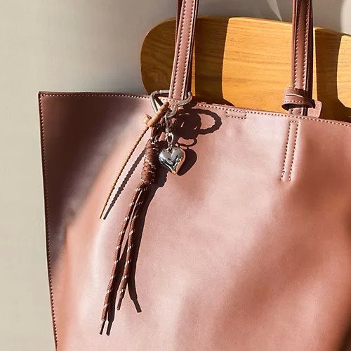 【フィービィー/phoebe】のハートロープストラップバッグチャーム インテリア・キッズ・メンズ・レディースファッション・服の通販 founy(ファニー) https://founy.com/ ファッション Fashion レディースファッション Fashion for Women キーホルダー Keychain, Key Holder クール Cool, Chic シルバー Silver, Metallic Silver スタイリッシュ Stylish, Fashionable チャーム Charm, Pendant ポーチ Pouch, Small Case メタル Metal, Metal Parts |ID: prp329100004506083 ipo3291000000034434072