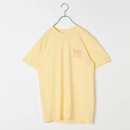【パロットキャンバス/PARROTT CANVAS】の【LEE別注】【洗える】DELAND HOTEL S/S T-SHIRT 人気、トレンドファッション・服の通販 founy(ファニー) 　ファッション　Fashion　レディースファッション　WOMEN　トップス・カットソー　Tops/Tshirt　シャツ/ブラウス　Shirts/Blouses　ロング / Tシャツ　T-Shirts　旅行　Travel　小旅行　Trip　イエロー　Yellow　グラフィック　Graphic　プリント　Print　今季　This Season　別注　Special Order　夏　Summer　S/S・春夏　Ss・Spring/Summer　洗える　Washable　 other-1|ID: prp329100004515023 ipo3291000000031900997