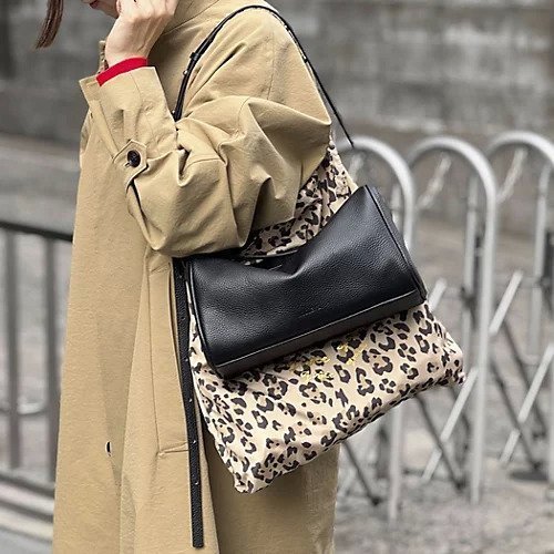 【ノーリーズ/NOLLEY'S】のスクエアワンショルダーバッグ 人気、トレンドファッション・服の通販 founy(ファニー) ファッション Fashion レディースファッション Fashion for Women バッグ Bags おすすめ Recommended / Our Picks アクセサリー Fashion Accessories コンパクト Compact, Small Size ショルダー Shoulder, Shoulder Strap フォルム Silhouette, Form 旅行 Travel other-1|ID: prp329100004515176 ipo3291000000034777842