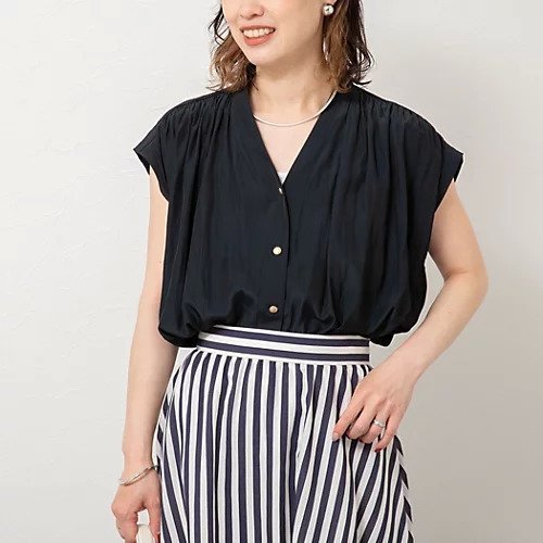 【ノーリーズ/NOLLEY'S】の割繊Vネックブラウス インテリア・キッズ・メンズ・レディースファッション・服の通販 founy(ファニー) https://founy.com/ ファッション Fashion レディースファッション WOMEN トップス・カットソー Tops/Tshirt シャツ/ブラウス Shirts/Blouses Vネック V-Neck 2025年 2025 2025春夏・S/S Ss,Spring/Summer,2025 おすすめ Recommend インナー Inner ギャザー Gather ジャケット Jacket 人気 Popularity 定番 Standard |ID: prp329100004516117 ipo3291000000031914067
