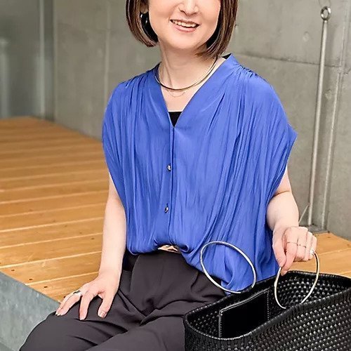 【ノーリーズ/NOLLEY'S】の割繊Vネックブラウス インテリア・キッズ・メンズ・レディースファッション・服の通販 founy(ファニー) https://founy.com/ ファッション Fashion レディースファッション Fashion for Women トップス・カットソー Cut & Sew Tops シャツ・ブラウス・オフィスカジュアル Elegant Blouses & Button-Ups Vネックトップス V-Neck Tops / V-Cut Neckline Shirts 2025年 2025 2025春夏・S/S Spring/Summer 2025 SS25 おすすめ Recommended / Our Picks インナー Innerwear ギャザー Gathered, Ruffled ジャケット Jacket, Outerwear 人気 Popular, Best Seller 定番 Standard, Basic Item |ID: prp329100004516117 ipo3291000000033577210