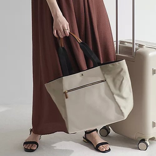 【トプカピ/TOPKAPI】の【VERY11月号掲載】RIPPLE TRIPリプルトリップ ナイロン コンビ キャリーオン ビッグ トートバッグ トラベル 旅行 人気、トレンドファッション・服の通販 founy(ファニー) 　雑誌掲載アイテム　Magazine Items　ファッション雑誌　Fashion Magazines　ヴェリィ　VERY　ファッション　Fashion　レディースファッション　Ladies' Fashion Online　バッグ　Bag　コンビ　Combination　11月号　November Issue　スタイリッシュ　Stylish　スリット　Slit　雑誌　Magazine　トラベル　Travel　人気　Popularity　ビッグ　Big　フォルム　Form　ポケット　Pocket　ラップ　Wrap　旅行　Travel　小旅行　Trip　スーツケース キャリーケース　Suitcase　other-2|ID: prp329100004516150 ipo3291000000031914451