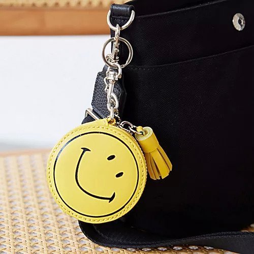 【トプカピ/TOPKAPI】の【Breath TOPKAPI】SMILE COLLECTION スマイル ラウンド ポーチ / チャーム インテリア・キッズ・メンズ・レディースファッション・服の通販 founy(ファニー) https://founy.com/ ファッション Fashion レディースファッション WOMEN ポーチ Pouches チャーム Charm プリント Print ポーチ Pouch ラウンド Round ループ Loop |ID: prp329100004516158 ipo3291000000031914516