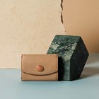 【トプカピ/TOPKAPI】の【TOPKAPI】 gemdrops ジェムドロップ ミニエンボスレザー 天然石 三つ折り 財布 キャメル|ID: prp329100004516168 ipo3291000000031914596