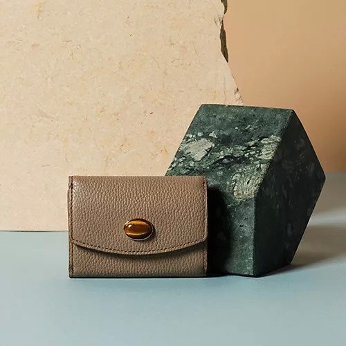 【トプカピ/TOPKAPI】の【TOPKAPI】 gemdrops ジェムドロップ ミニエンボスレザー 天然石 三つ折り 財布 インテリア・キッズ・メンズ・レディースファッション・服の通販 founy(ファニー) ファッション Fashion レディースファッション Fashion for Women ミニ財布・二つ折り財布 Wallets & Card Cases ウォレット Wallet コイン Coin, Coin Design コンパクト Compact, Small Size スマート Smart, Elegant 財布 Wallet, Purse フラップ Flap, Flap Pocket ボックス Boxy, Box Shape モダン Modern, Contemporary エレガント 上品 Elegant ギフト プレゼント Gift / Present ミディアムグレー|ID: prp329100004516168 ipo3291000000034377626