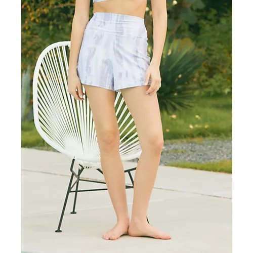 【ジュリエ/Julier】のVertical brushプリントショートパンツ インテリア・キッズ・メンズ・レディースファッション・服の通販 founy(ファニー) 　ファッション　Fashion　レディースファッション　WOMEN　パンツ　Pants　ハーフ / ショートパンツ　Short Pants　インナー　Inner　コレクション　Collection　今季　This Season　ショーツ　Shorts　ショート　Short　ストレッチ　Stretch　プリント　Print　水着　Swimsuit　ヨガ　Yoga　ランニング　Running　リゾート　Resort　リラックス　Relax　ホワイト&#215;グレー|ID: prp329100004516284 ipo3291000000031915712