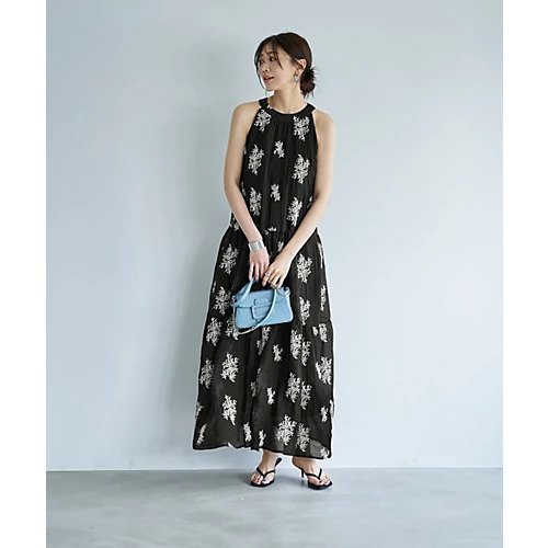 【スタイルデリ/STYLE DELI】のミモザ刺繍のホルターネックティアードワンピース インテリア・キッズ・メンズ・レディースファッション・服の通販 founy(ファニー) https://founy.com/ ファッション Fashion レディースファッション WOMEN ワンピース Dress アメリカン American インナー Inner くるぶし Ankle カーディガン Cardigan サマー Summer シアー Sheer ジャケット Jacket スリーブ Sleeve チューブ Tube ティアード Tiered ドレス Dress バランス Balance マキシ Maxi モノトーン Monotone リボン Ribbon ロング Long 夏 Summer |ID: prp329100004522324 ipo3291000000031988193