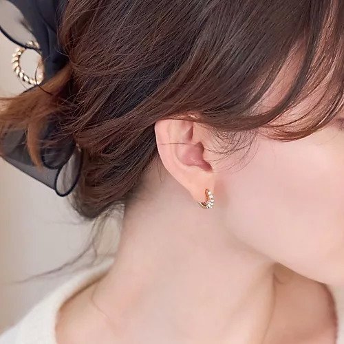 【フィービィー/phoebe】の【金属アレルギー対応/痛くないシリーズ】プチベゼルフープライトフィットイヤリング シャンパンゴールド 人気、トレンドファッション・服の通販 founy(ファニー) 　ファッション　Fashion　レディースファッション　Fashion for Women　ジュエリー　Jewelry　ファッションリング　Fashion Rings　イヤリング・フープ・ドロップタイプ　Hoop, Drop & Clip Earrings　おすすめ　Recommended / Our Picks　イヤリング　Earrings　イヤーカフ　Ear Cuffs　ストレート　Straight, Straight Cut　ビジュー　Bijou, Jewel-like Accent　フープ　Hoop, Hoop Earrings　軽量　Lightweight, Ultra Light　other-3|ID: prp329100004544586 ipo3291000000032113290