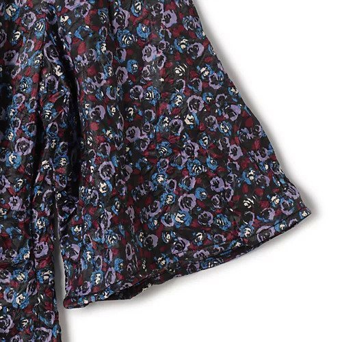 【ガニー/GANNI】のCrinkled Satin V-neck Mini Dress 人気、トレンドファッション・服の通販 founy(ファニー) 　ファッション　Fashion　レディースファッション　Fashion for Women　トップス・カットソー　Cut & Sew Tops　Vネックトップス　V-Neck Tops / V-Cut Neckline Shirts　ワンピース　Dresses　フォーマル・パーティードレス・結婚式用ドレス　Elegant & Casual Dresses　2024年　2024　2024春夏・S/S　Spring/Summer 2024 SS24　アクセサリー　Fashion Accessories　トレンド　Trend, Trending Now　ドレス　Dress, One-Piece　フラワー　Flower, Floral　プリント　Print, Printed Pattern　モダン　Modern, Contemporary　今季　This Season, Current Season　洗える　Machine Washable　other-3|ID: prp329100004551187 ipo3291000000033513534