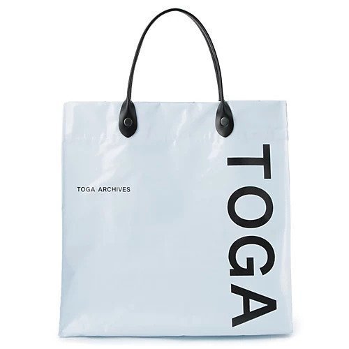 【トーガ/TOGA】のTOGA logo tote bag small インテリア・キッズ・メンズ・レディースファッション・服の通販 founy(ファニー) https://founy.com/ ファッション Fashion レディースファッション Fashion for Women バッグ Bags 2023年 2023 2023-2024秋冬・A/W Autumn/Winter 2023–24 AW23–24 コーティング Coating, Coated Finish ポケット Pocket, Pocket Detail 軽量 Lightweight, Ultra Light |ID: prp329100004551409 ipo3291000000033513802