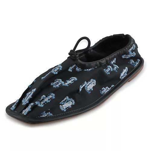 【セシリー バンセン/CECILIE BAHNSEN】のHYACINTH FLATS インテリア・キッズ・メンズ・レディースファッション・服の通販 founy(ファニー) https://founy.com/ ファッション Fashion レディースファッション Fashion for Women ガーリー Girly, Feminine Style クラシック Classic, Timeless Style コラボ Collaboration, Collab サテン Satin, Glossy Fabric シューズ Shoes, Footwear フラット Flat, Flat Shoes フラワー Flower, Floral モダン Modern, Contemporary ラップ Wrap, Wrap Design |ID: prp329100004551674 ipo3291000000032705491