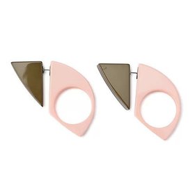 【トーガ/TOGA】のMotif pierced earrings 人気、トレンドファッション・服の通販 founy(ファニー) ファッション Fashion レディースファッション Fashion for Women ジュエリー Jewelry ファッションリング Fashion Rings イヤリング・フープ・ドロップタイプ Hoop, Drop & Clip Earrings 2022年 2022 2022 春夏 S/S Spring/Summer 2022 SS22 モチーフ Motif, Design Theme 軽量 Lightweight, Ultra Light |ID:prp329100004551967